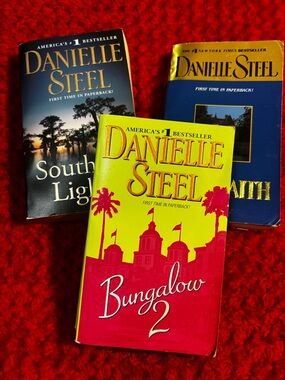 Danielle Steel Romance Bundle - 3 Paperback Novels 📚💋